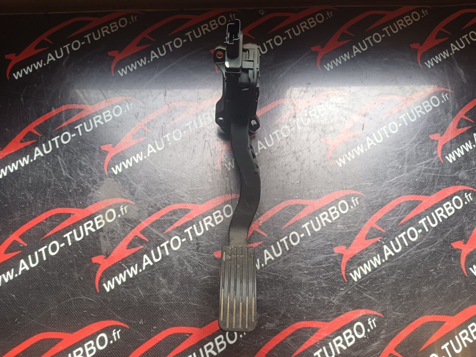 PEDALIER D'ACCELERATEUR PEUGEOT 2008 1.6HDI 110CH REFERENCE: 9671433780