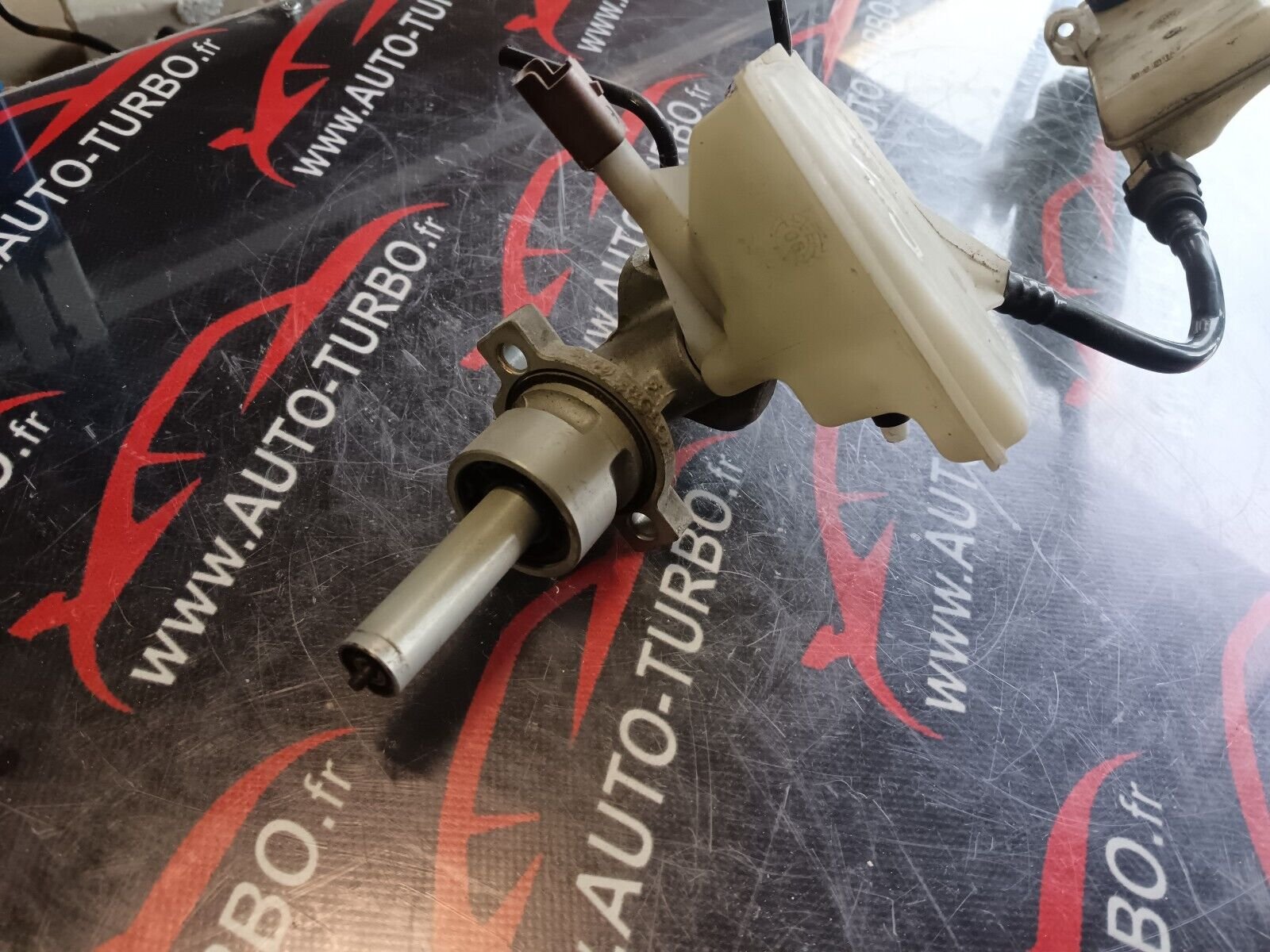 POMPE DE FREINAGE CITROEN C4 REFERENCE: 22447579