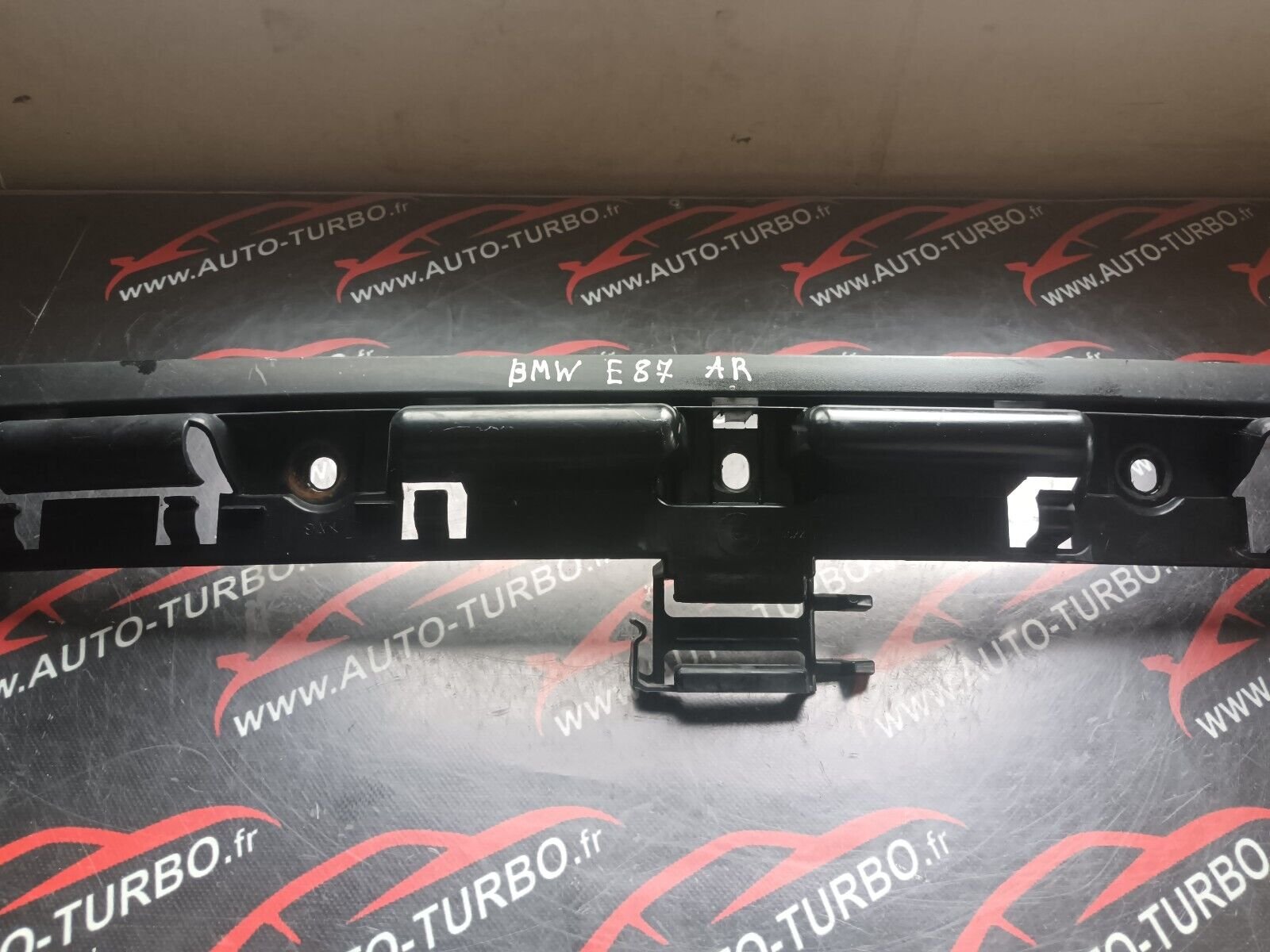 SUPPORT DE PARE CHOC ARRIERE BMW SERIE1  116i REFERENCE: 7053521