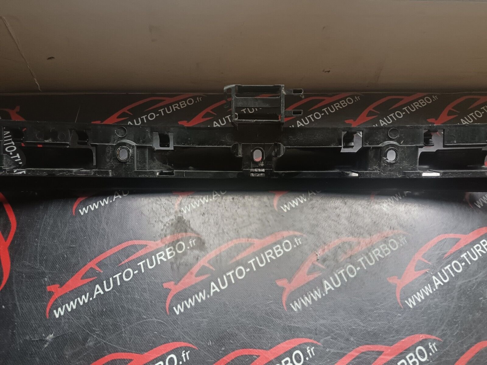 SUPPORT DE PARE CHOC ARRIERE BMW SERIE1  116i REFERENCE: 7053521