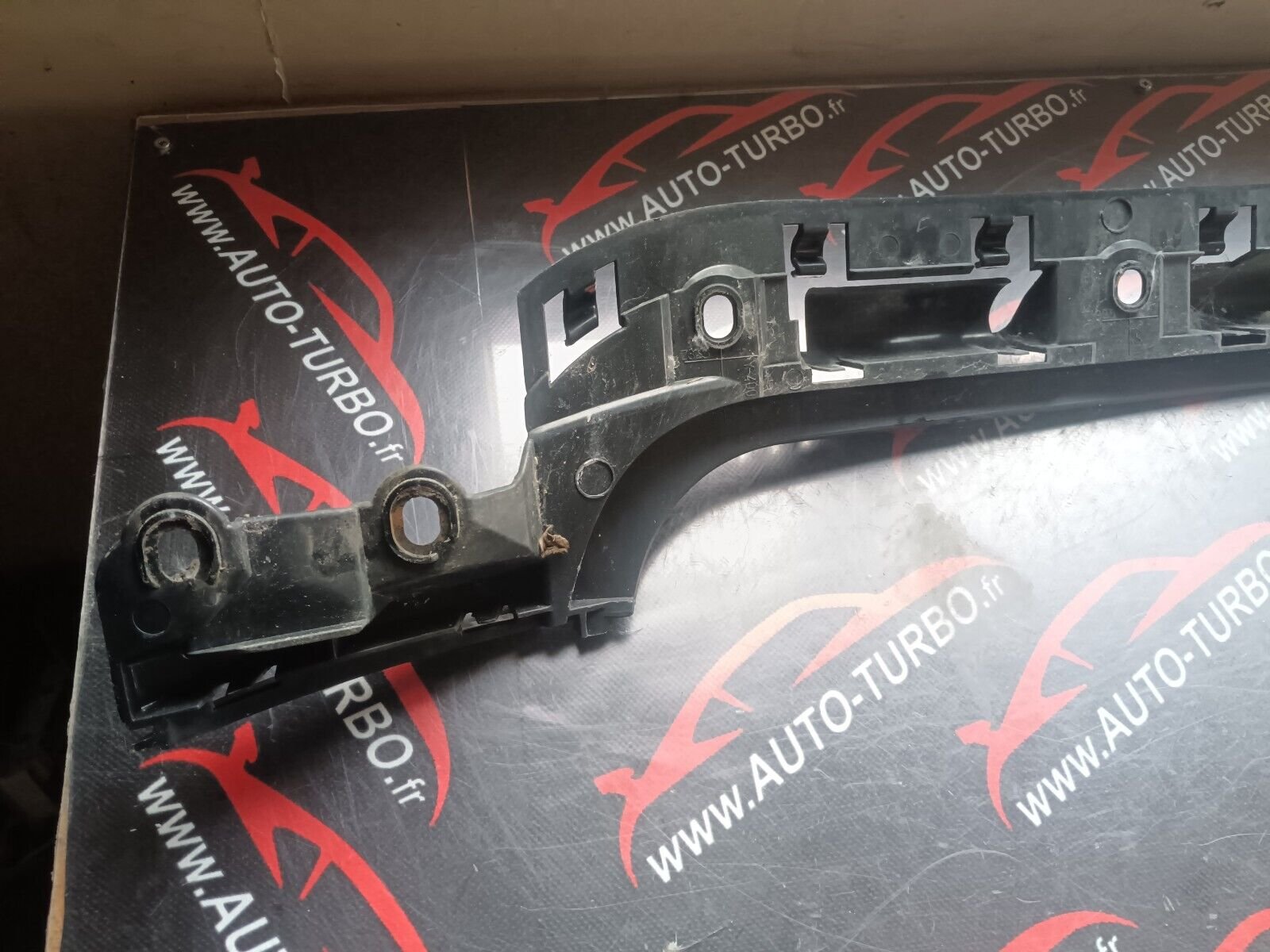 SUPPORT DE PARE CHOC ARRIERE BMW SERIE1  116i REFERENCE: 7053521