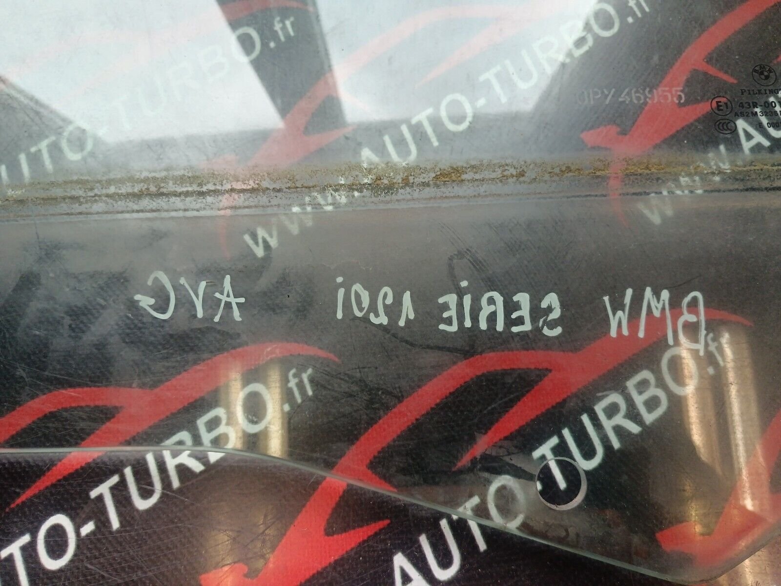 VITRE AVANT GAUCHE BMW SERIE 1 E87