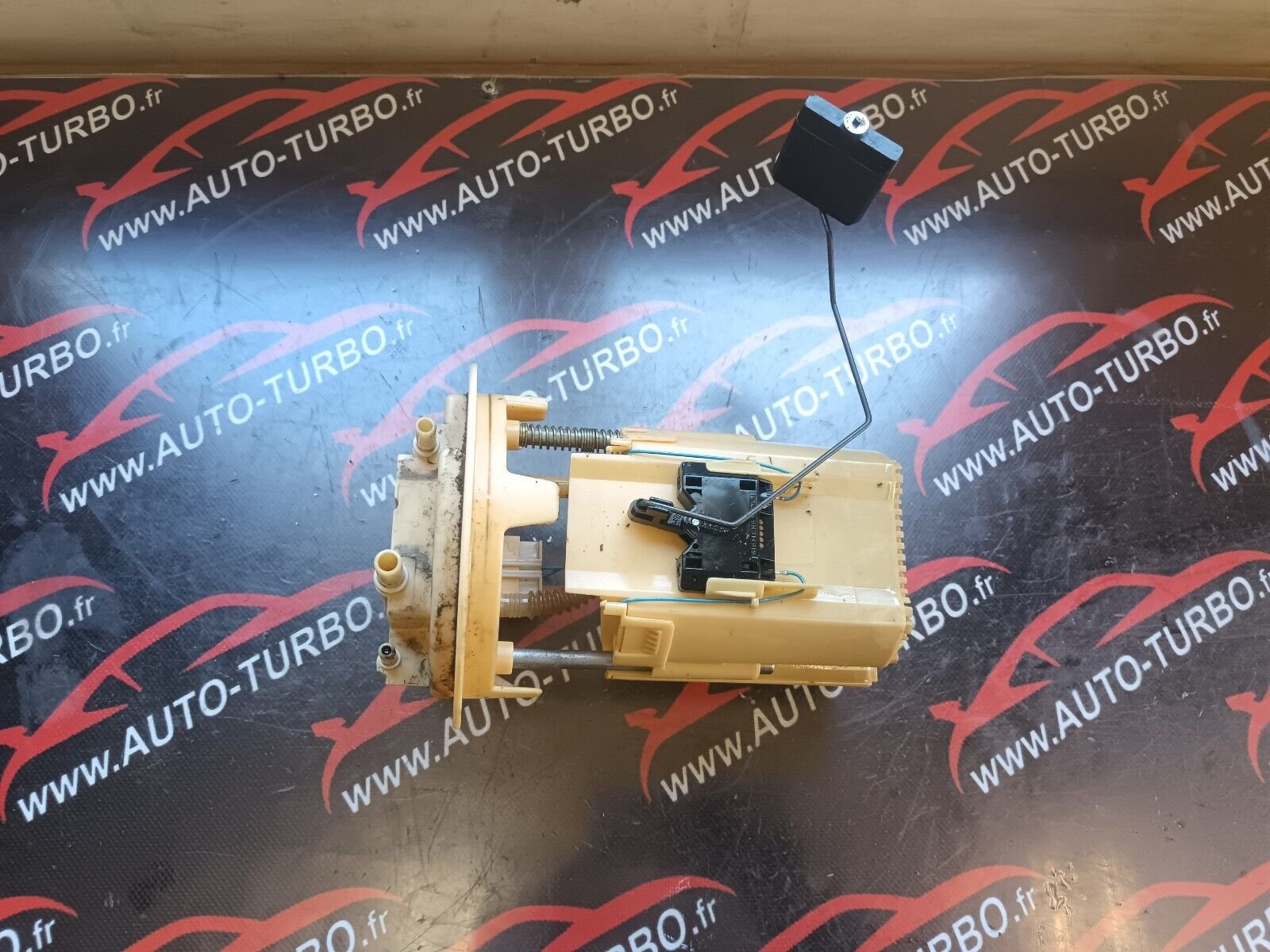 POMPE A GAVAGE CITROEN C4 PICASSO 1.6HDI 110CH REFERENCE: 9657601780