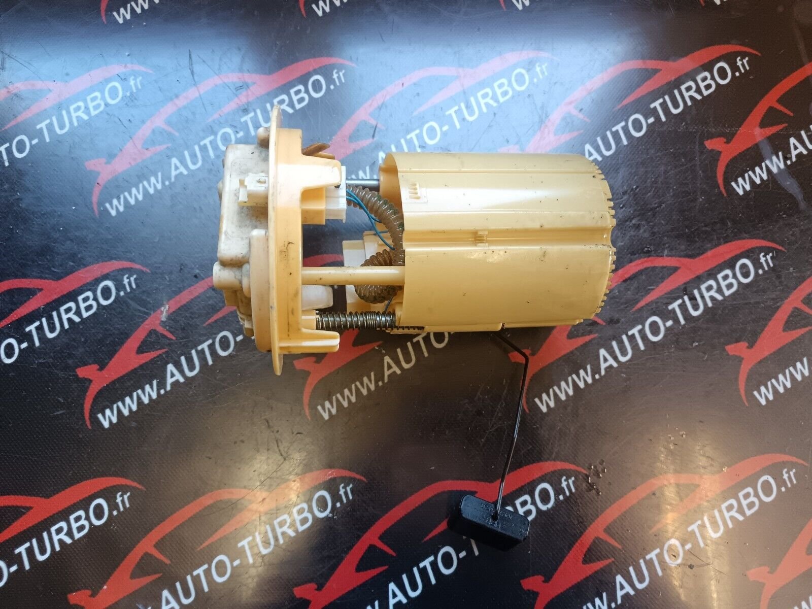 POMPE A GAVAGE CITROEN C4 PICASSO 1.6HDI 110CH REFERENCE: 9657601780