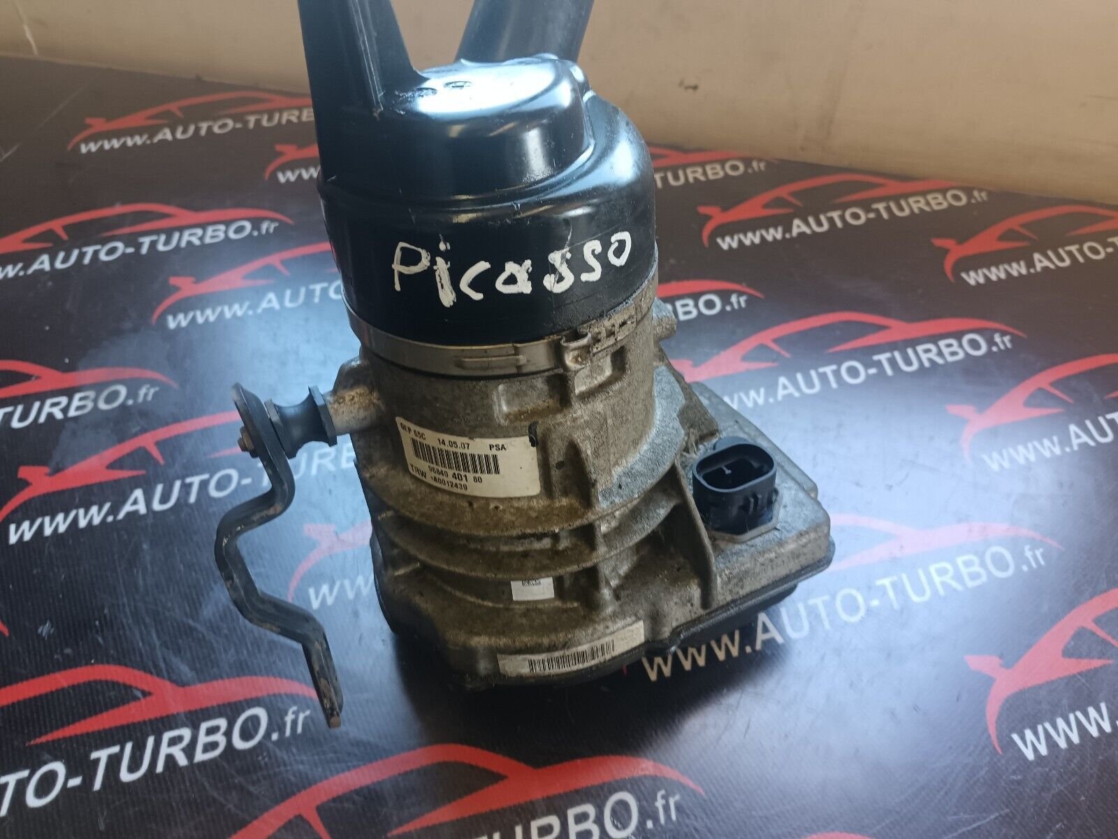 POMPE DE DIRECTION PICASSO 1.6HDI 110CH REFERENCE: 9684040180