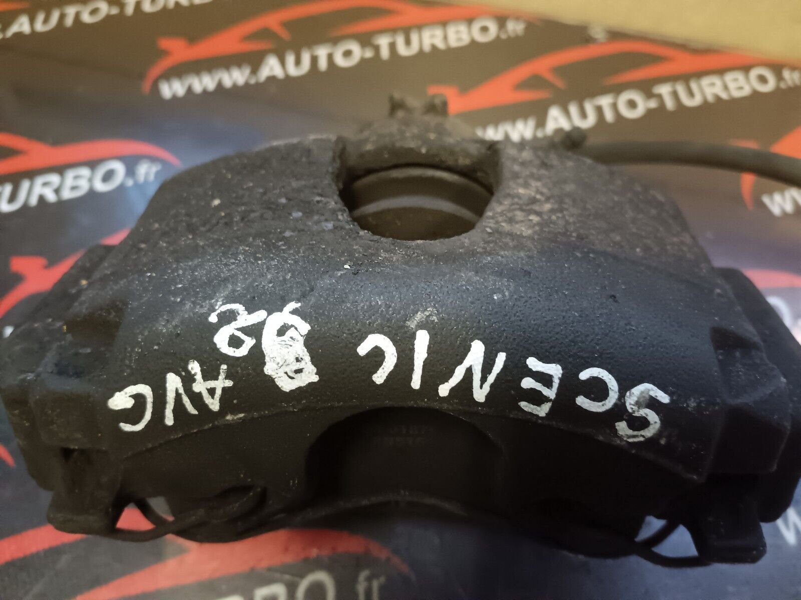 ETRIER AVANT GAUCHE RENAULT SCENIC 2 REFERENCE: 71237278