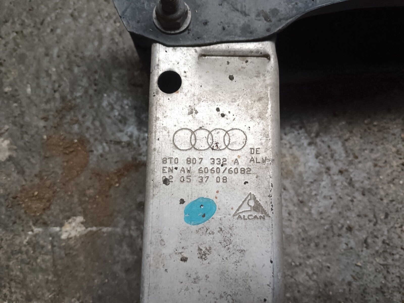 RENFORT PARE CHOC AVANT (TRAVERS) VOLKSWAGEN EOS