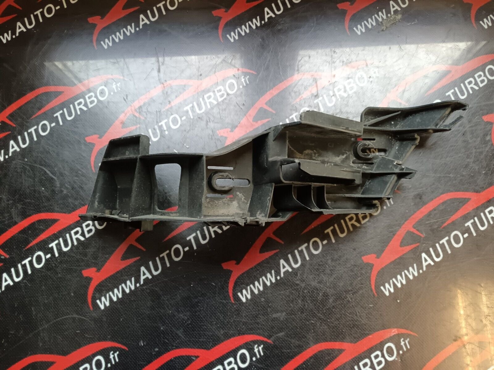 SUPPORT PARE CHOCS ARRIERE GAUCHE VOLKSWAGEN GOLF V REFERENCE: 1K6807393