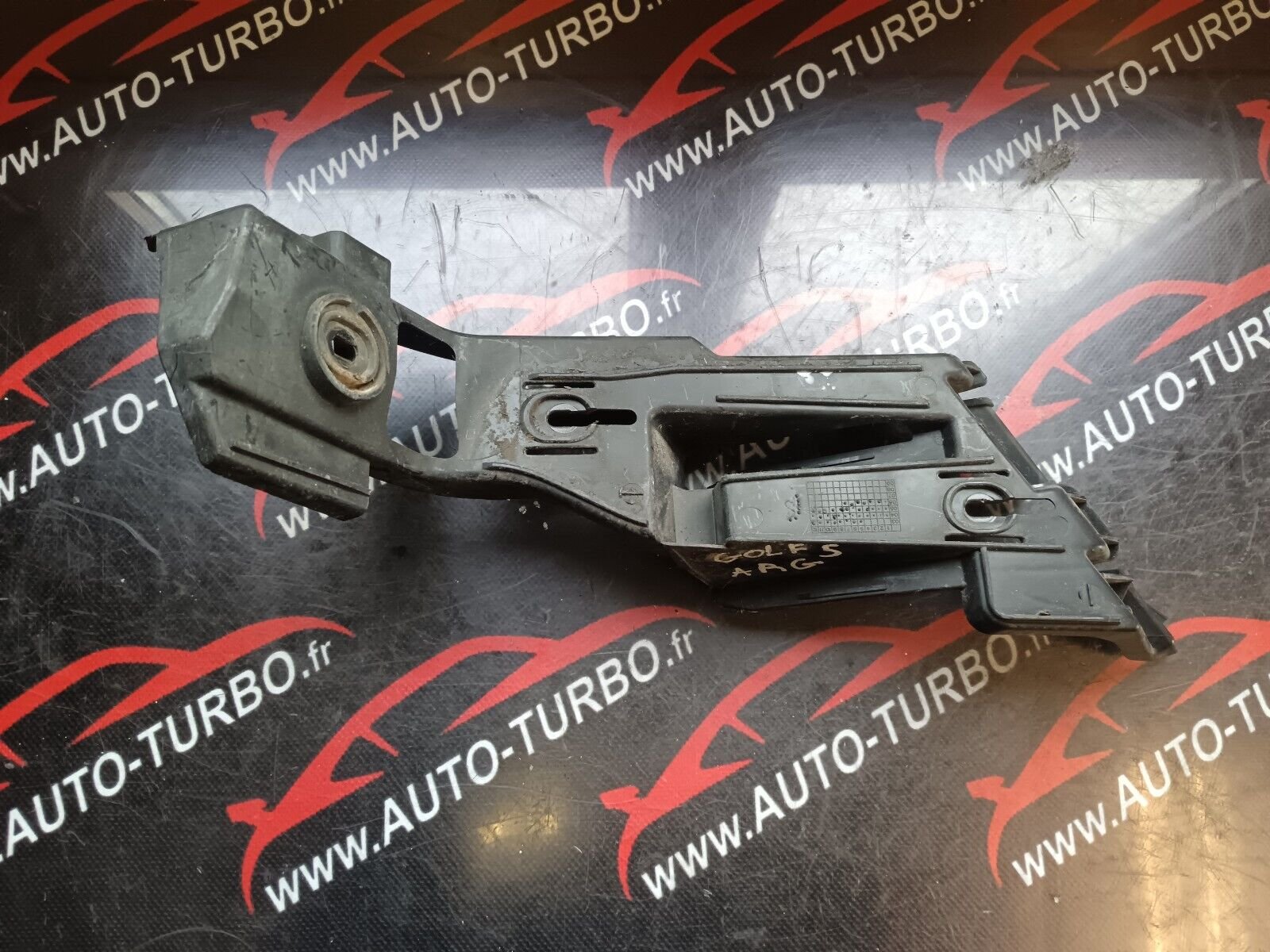 SUPPORT PARE CHOCS ARRIERE GAUCHE VOLKSWAGEN GOLF V REFERENCE: 1K6807393