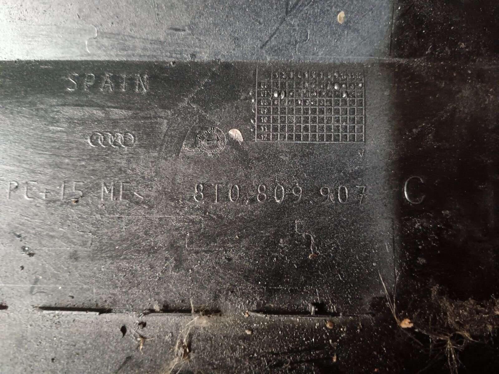 TRAPPE D'ESSENCE PANNEAU AUDI A5 REFERENCE: 8T0809907