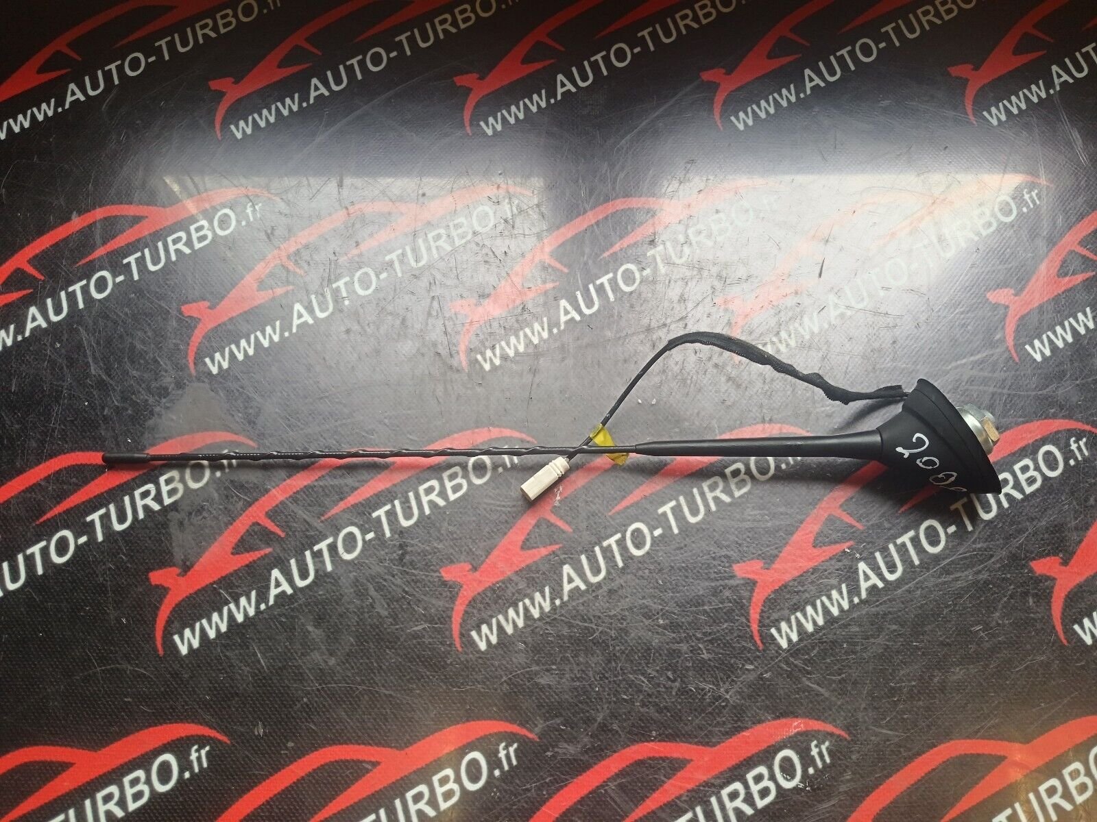 ANTENNE PEUGEOT 2008 1.6HDI 110CH REFERENCE: 9674768980