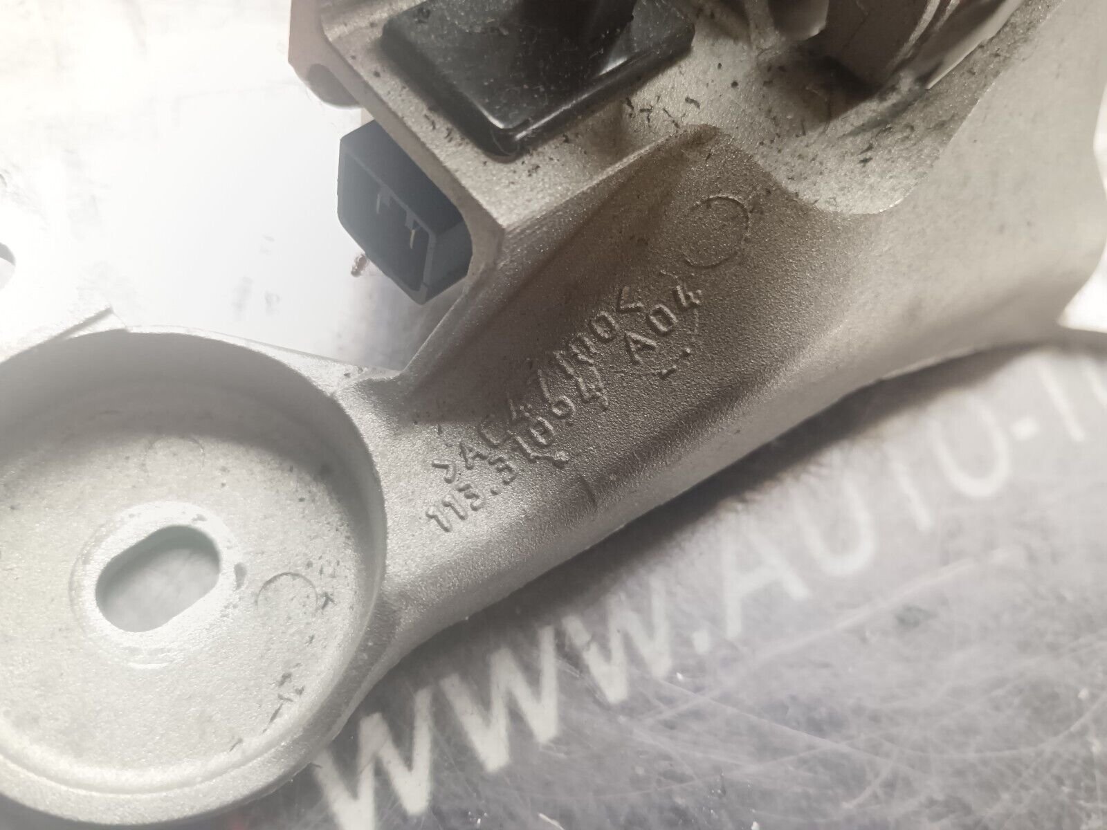 LEVIER FRIN A MAIN PEUGEOT 2008 1.6HDI  REFERENCE: 113.31094