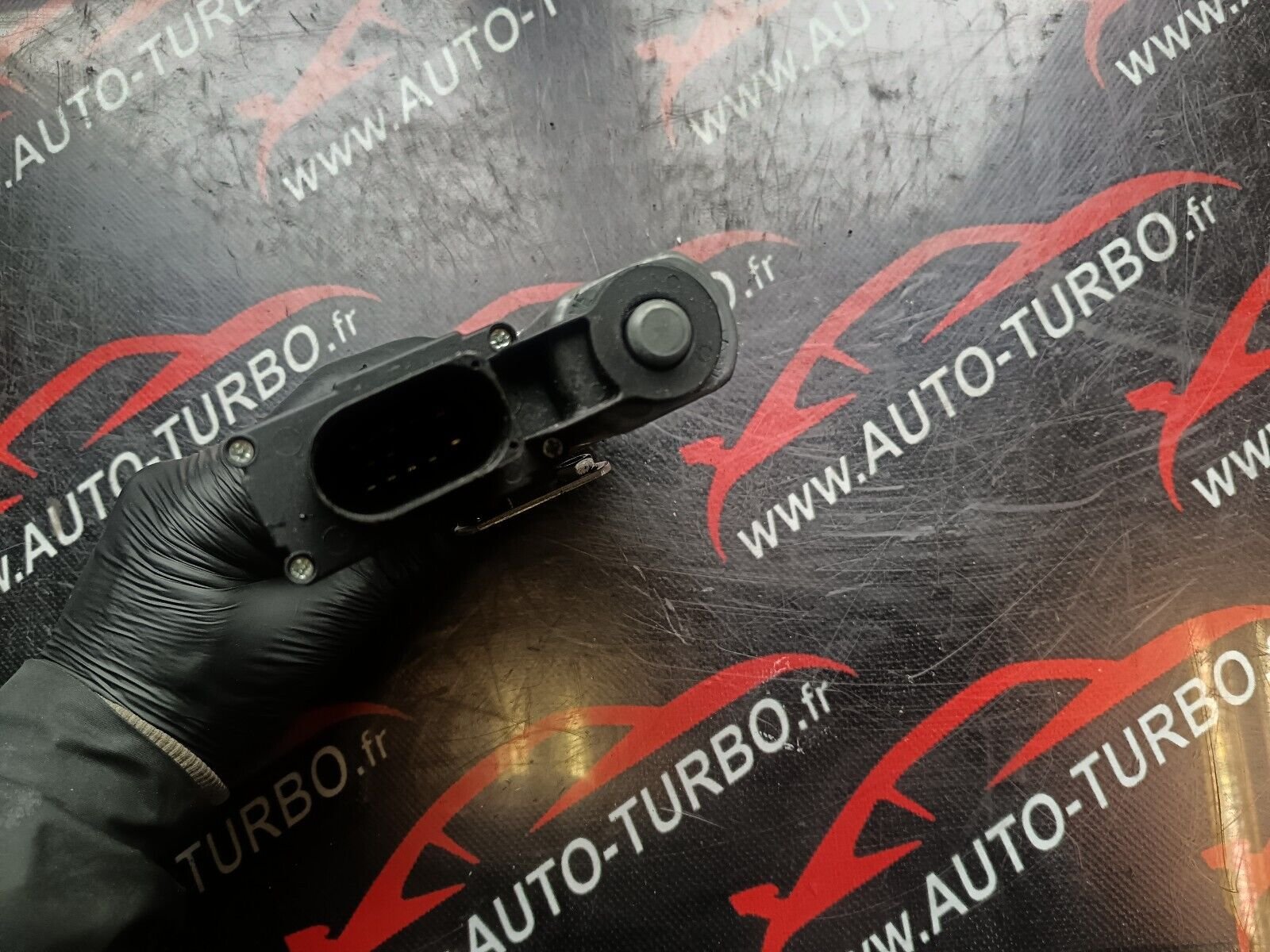 MOTEUR LEVE-VITRE AVANT GAUCHE VOLKSWAGEN POLOIII REFERENCE: Z980066