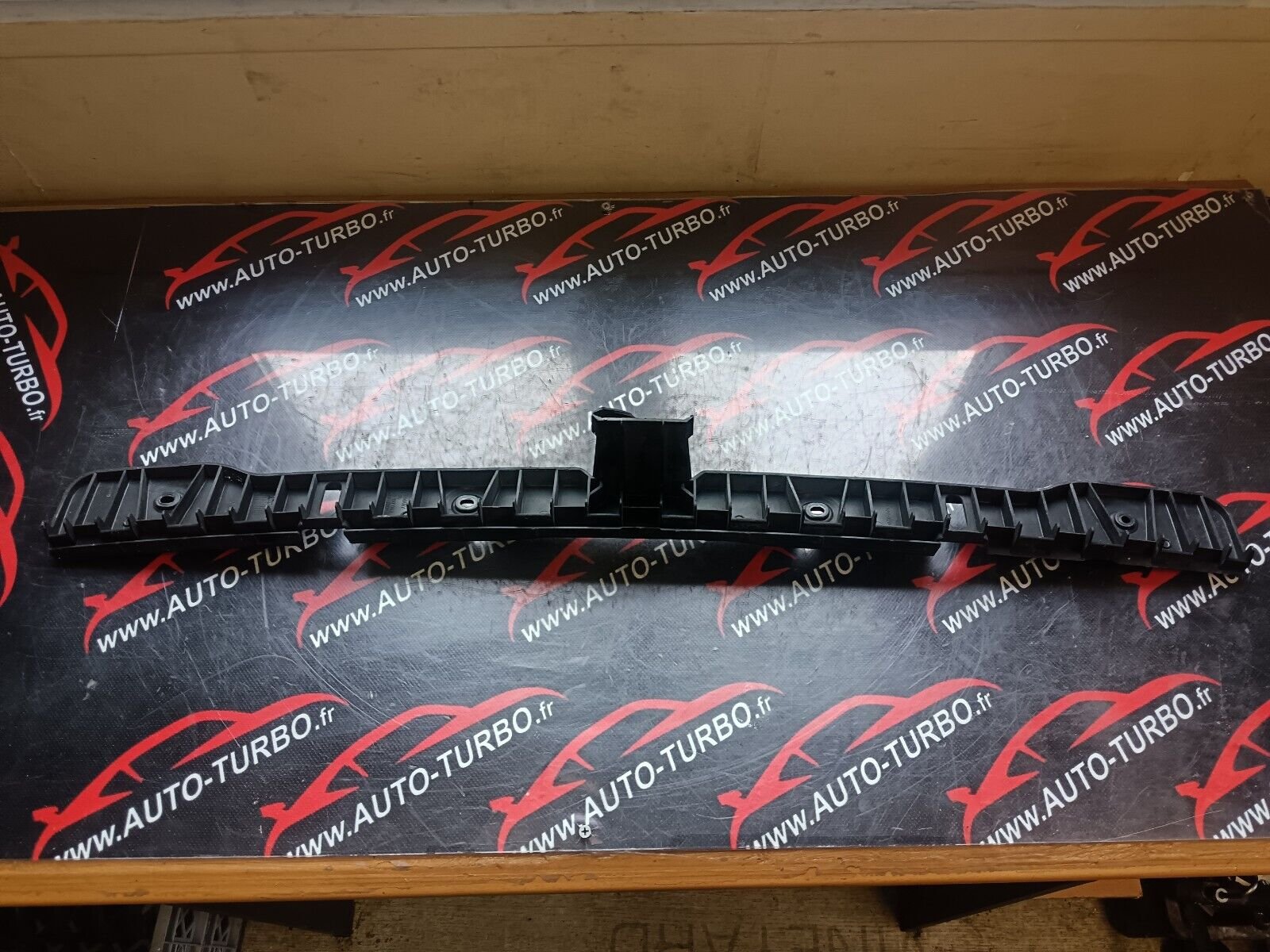 SUPPORT PARE CHOC ARRIERE VOLKSWAGEN GOLF V REFERENCE: 1K6807863