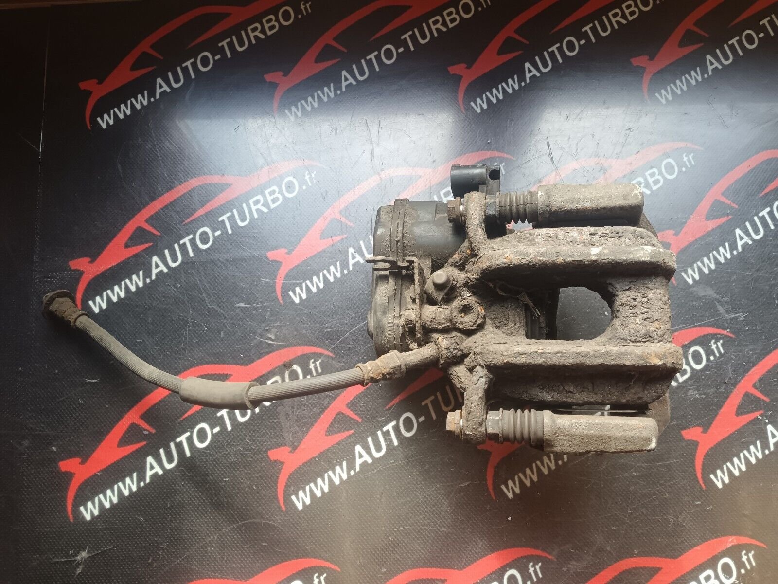 ETRIER ARRIERE GAUCHE BMW 520 F10 REFERENCE: 32345699