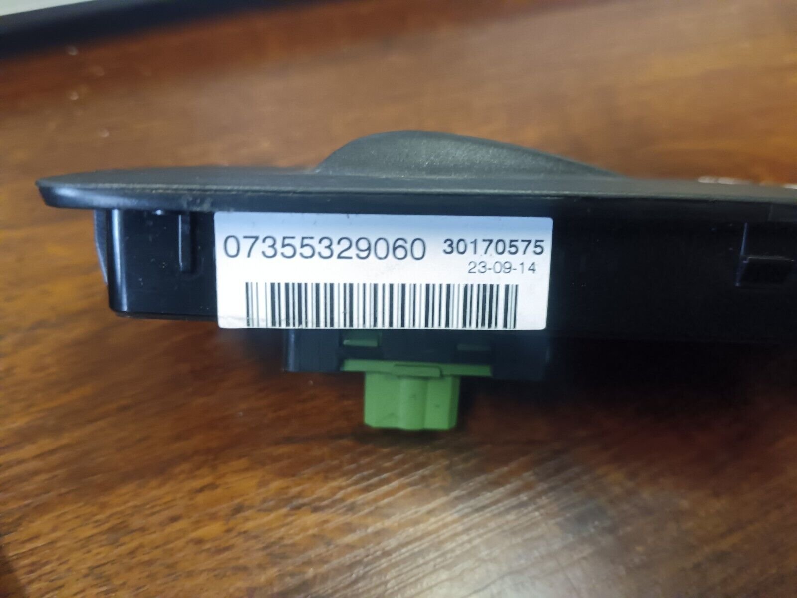 COMMANDE LEVE VITRE AVANT DROIT BOXER JUMPER DUCATO REFERENCE: 07355329060