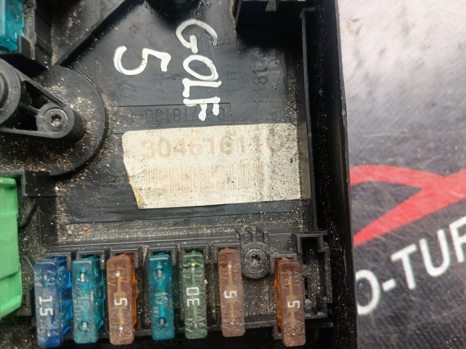 BOITIER FUSIBLE VOLKSWAGEN GOLF V