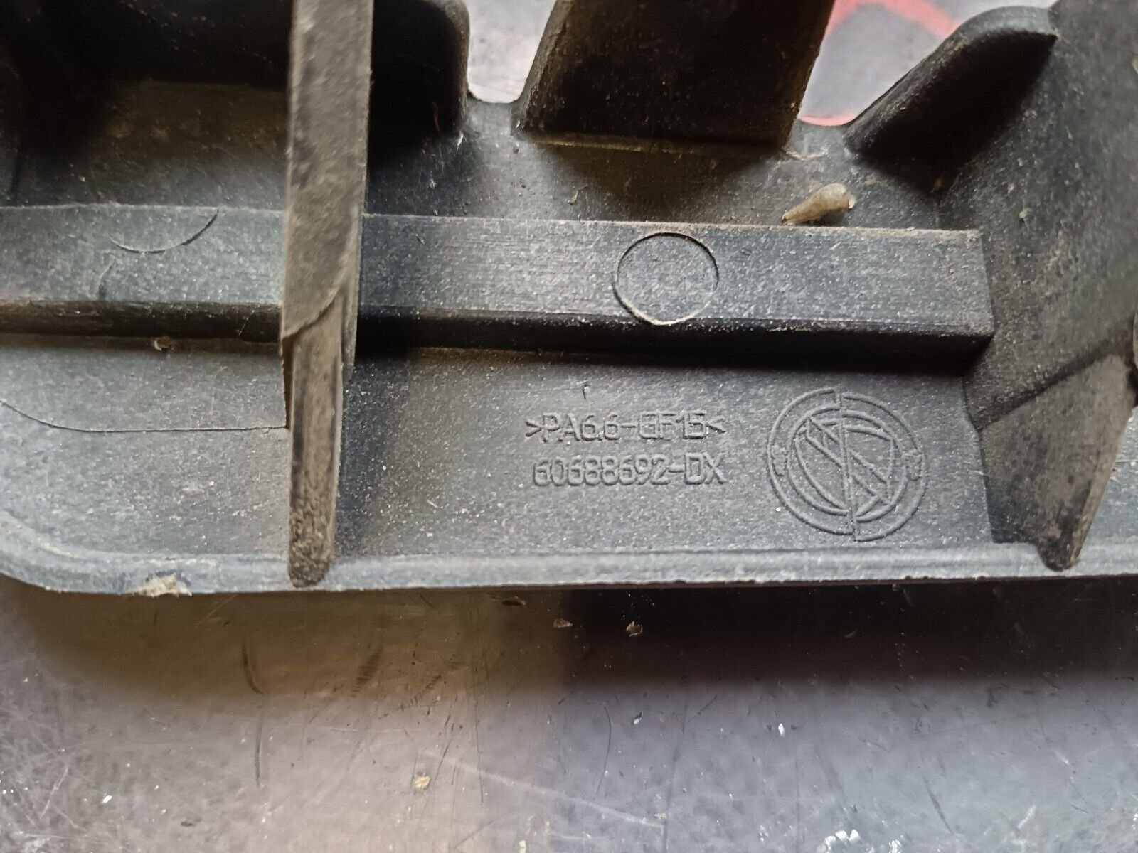 SUPPORT PARE CHOCS ARRIERE DROIT ALFA ROMEO 159 REFERENCE: 60688692