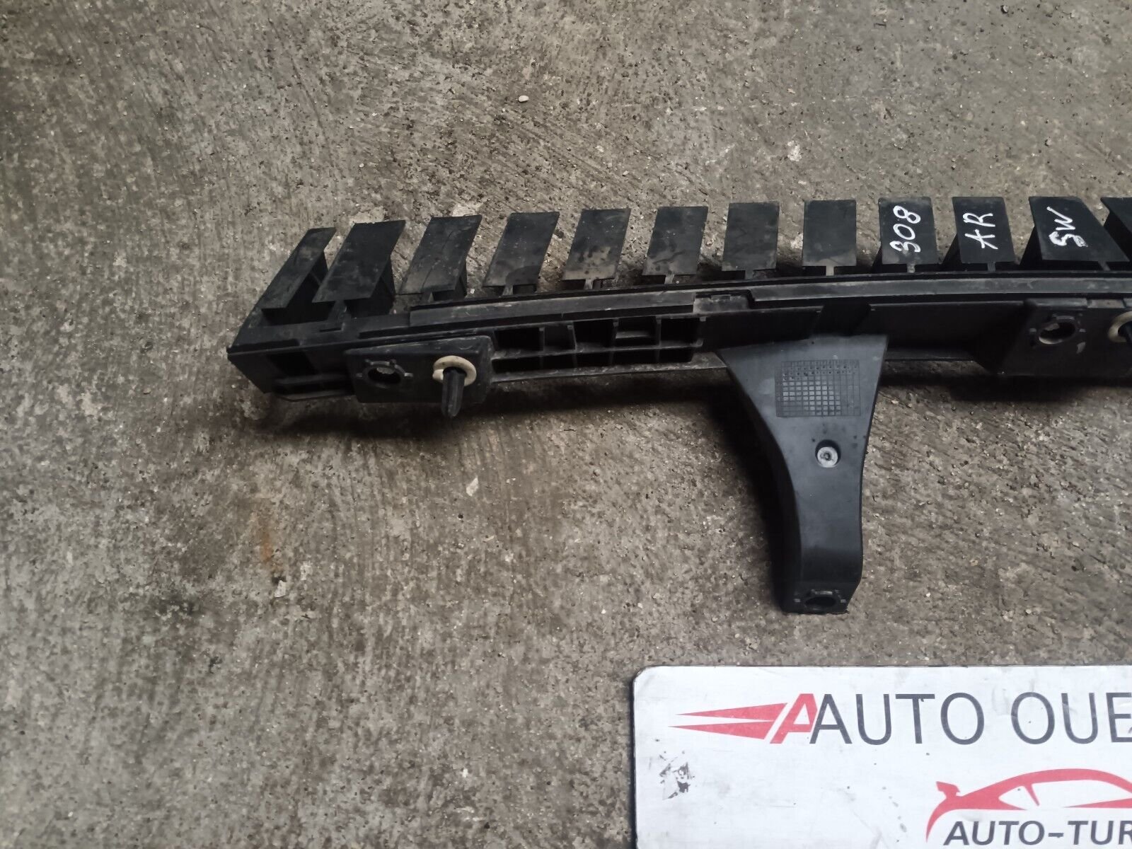 SUPPORT PARE CHOC ARRIERE PEUGEOT 308SW 2 REFERENCE: 9800981980