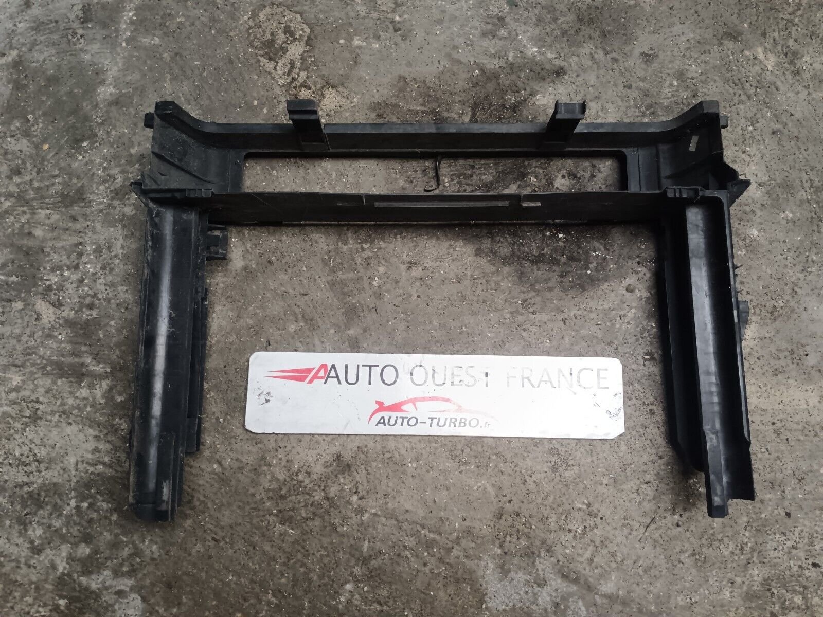 SUPPORT RADIATEUR BMW 525 E60 REFERENCE: 778744307