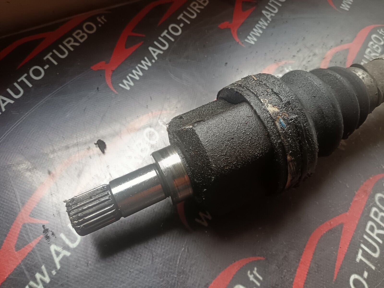 CARDAN ARBRE DE TRANSM GAUCHE CITROEN C4 1.6VTI 90CH COUPE REFERENCE: 9637117780