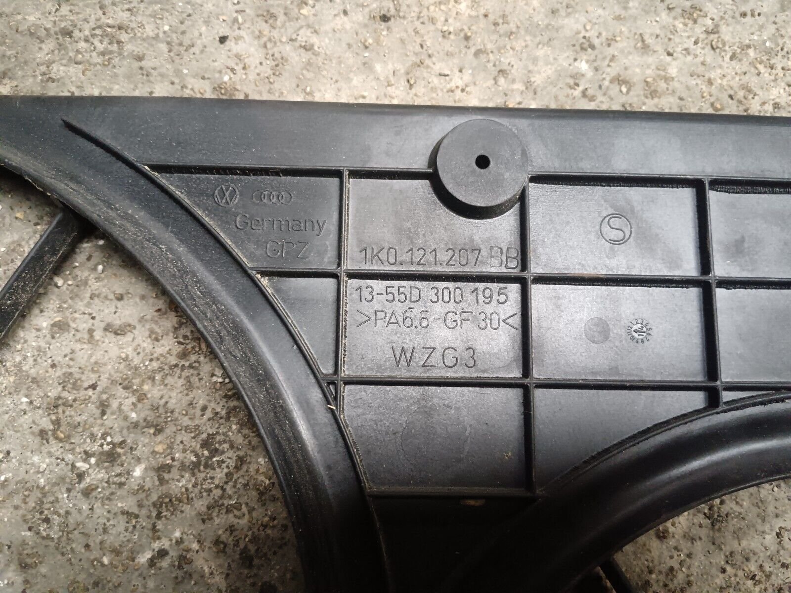 SUPPORT VENTILATEUR VOLKSWAGEN GOLF V 1.9TDI REFERENCE: 1K0121207