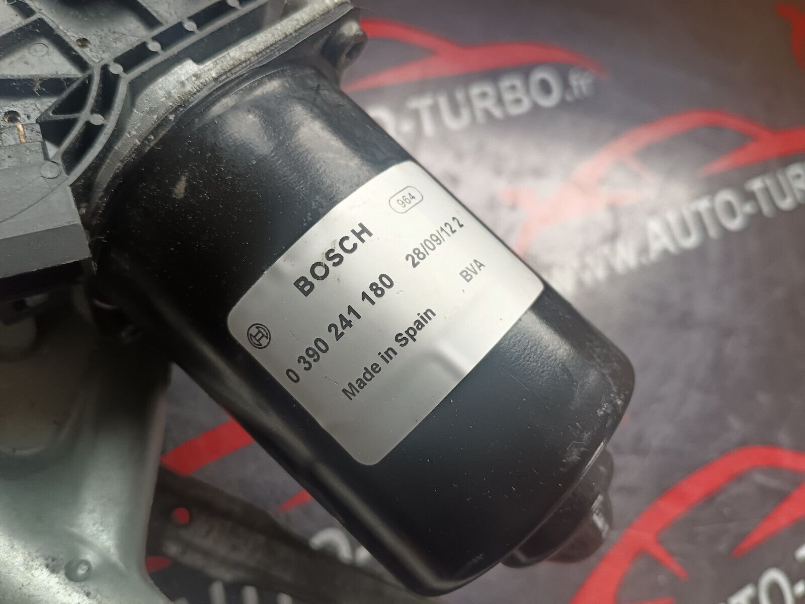 MECHANISME ESSUIE GLACE AVANT VOLKSWAGEN POLOIII REFERENCE: 0390241180