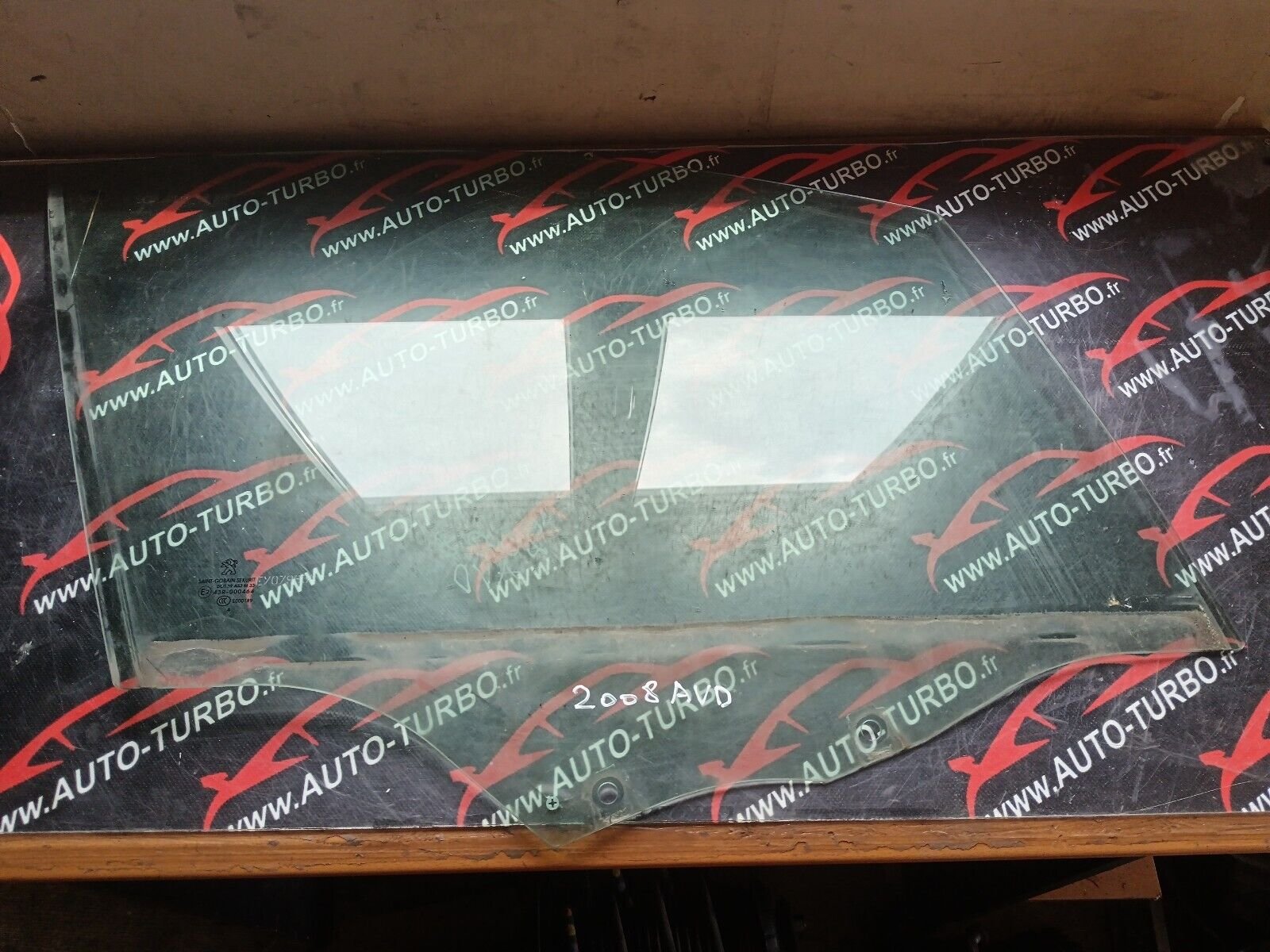 VITRE AVANT DROIT PEUGEOT 2008 1.6HDI 110CH REFERENCE: 43R000464