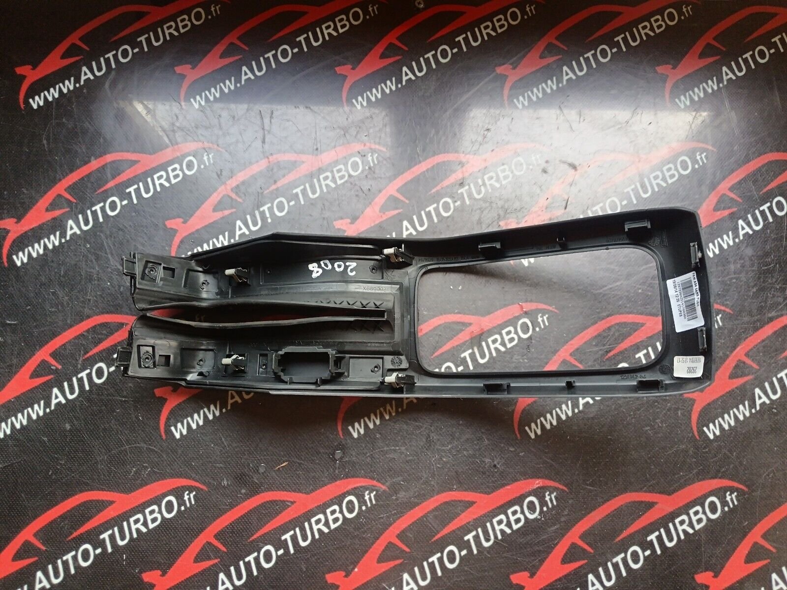 CONSOLE CENTRALE PEUGEOT 2008 1.6HDI 110CH REFERENCE: 9677875477