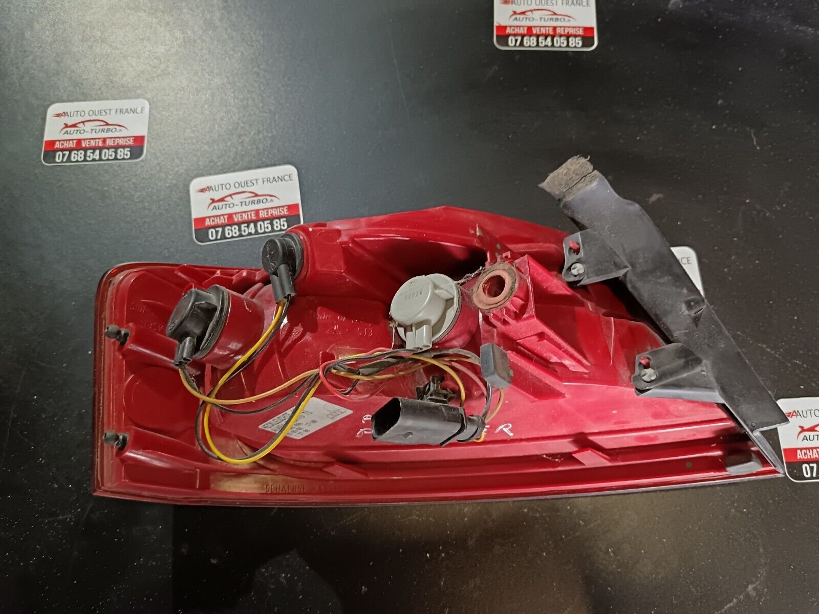 FEU ARRIERE DROIT AUDI A5 REFERANCE 8T0945096