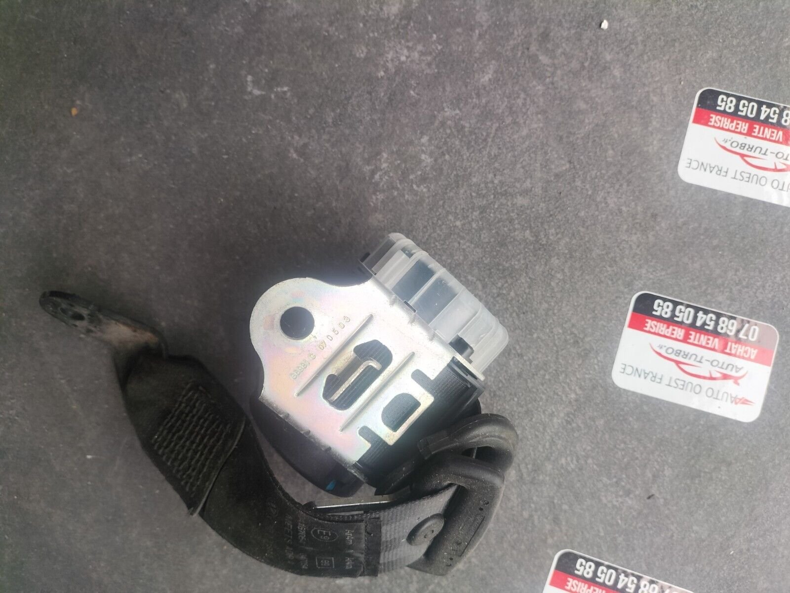 CEINTURE DE SECURITE ARRIERE DROIT VOLKSWAGEN POLO IV 6Q0857805A