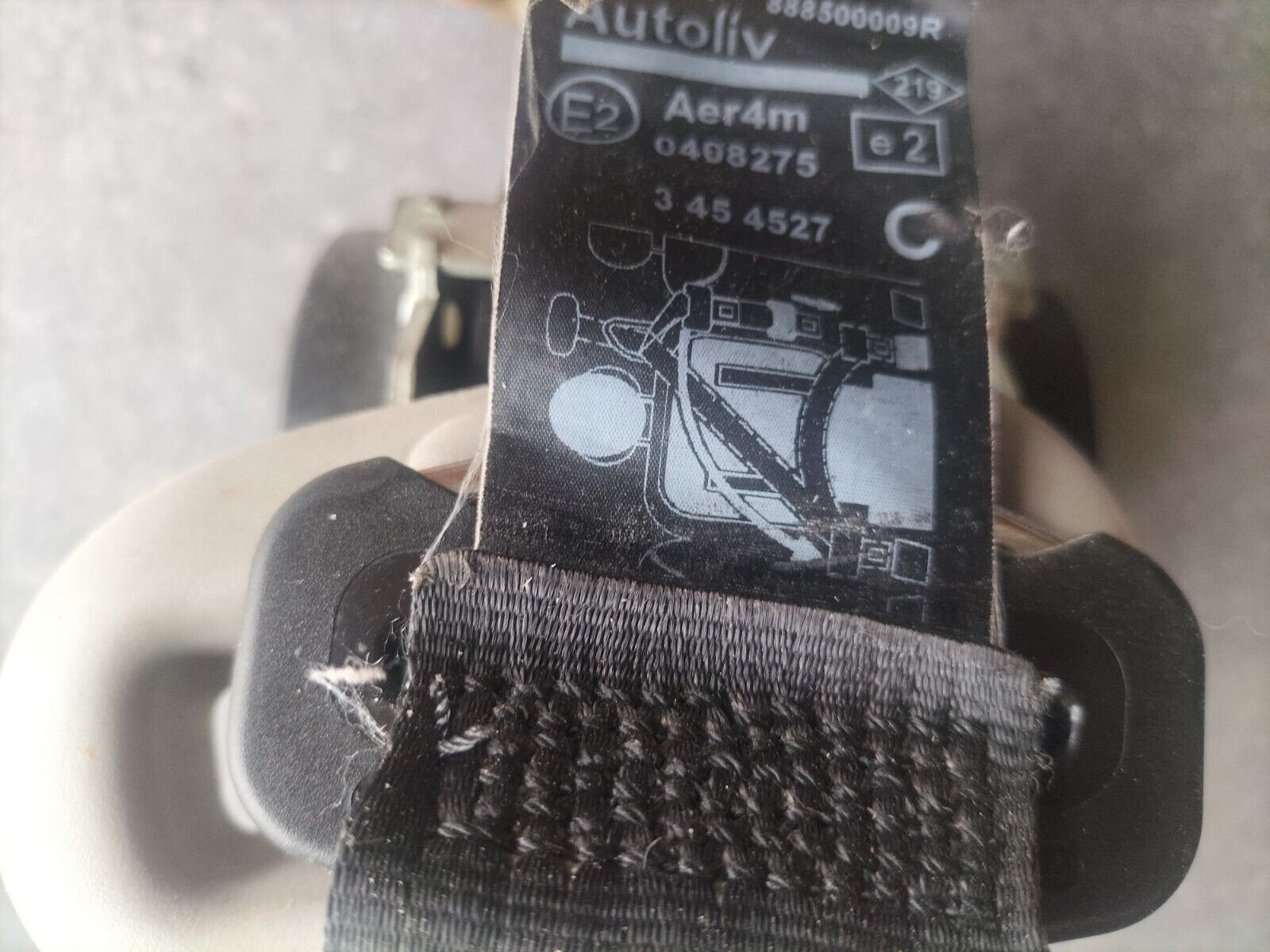 CEINTURE DE SECURITE ARRIERE CENTRALE RENAULT SCENIC III 888500009R