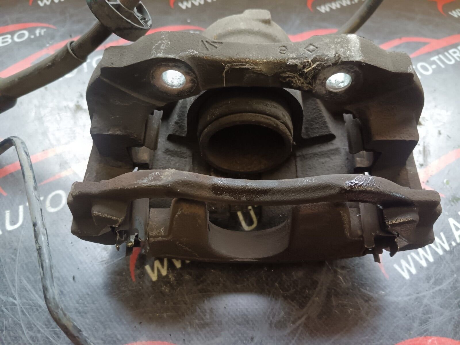 ETRIER AVANT DROIT PEUGEOT 2008 1.6HDI 90CH REFERENCE:9805497780