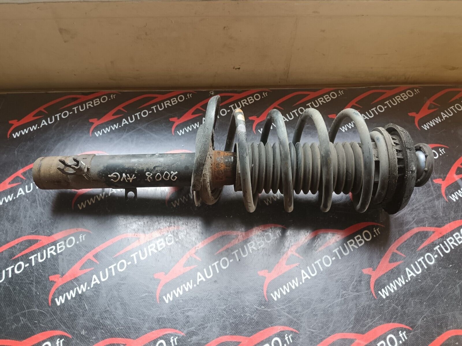 AMORTISSEUR AVANT GAUCHE PEUGEOT 2008 1.6HDI 110CH REFERENCE: 9676636680