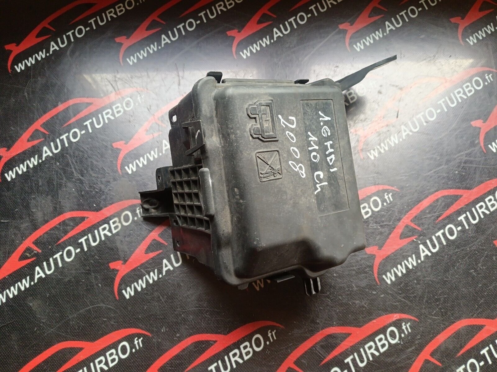 BOITIER DE FUSIBLES PEUGEOT 2008 1.6HDI 110CH REFERENCE: 4526790