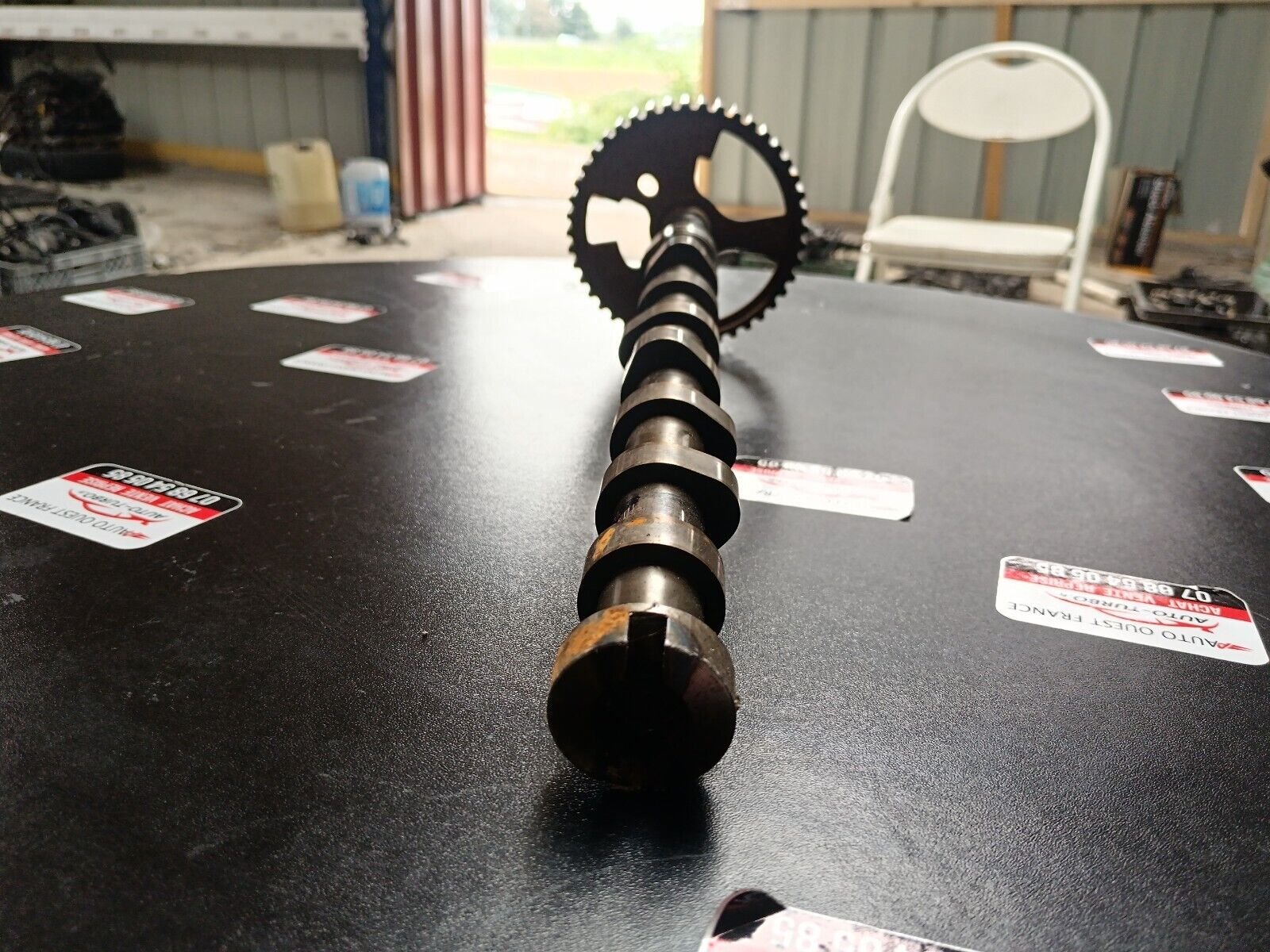 ARBRE A CAME AVEC POULIE PSA 1.6HDI REFERENCE: 9811850880