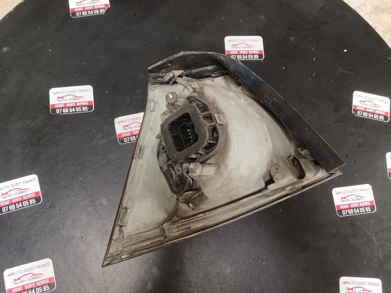 FEU ARRIERE DROIT VOLKSWAGEN GOLFV REFERENCE: 4VFX13404