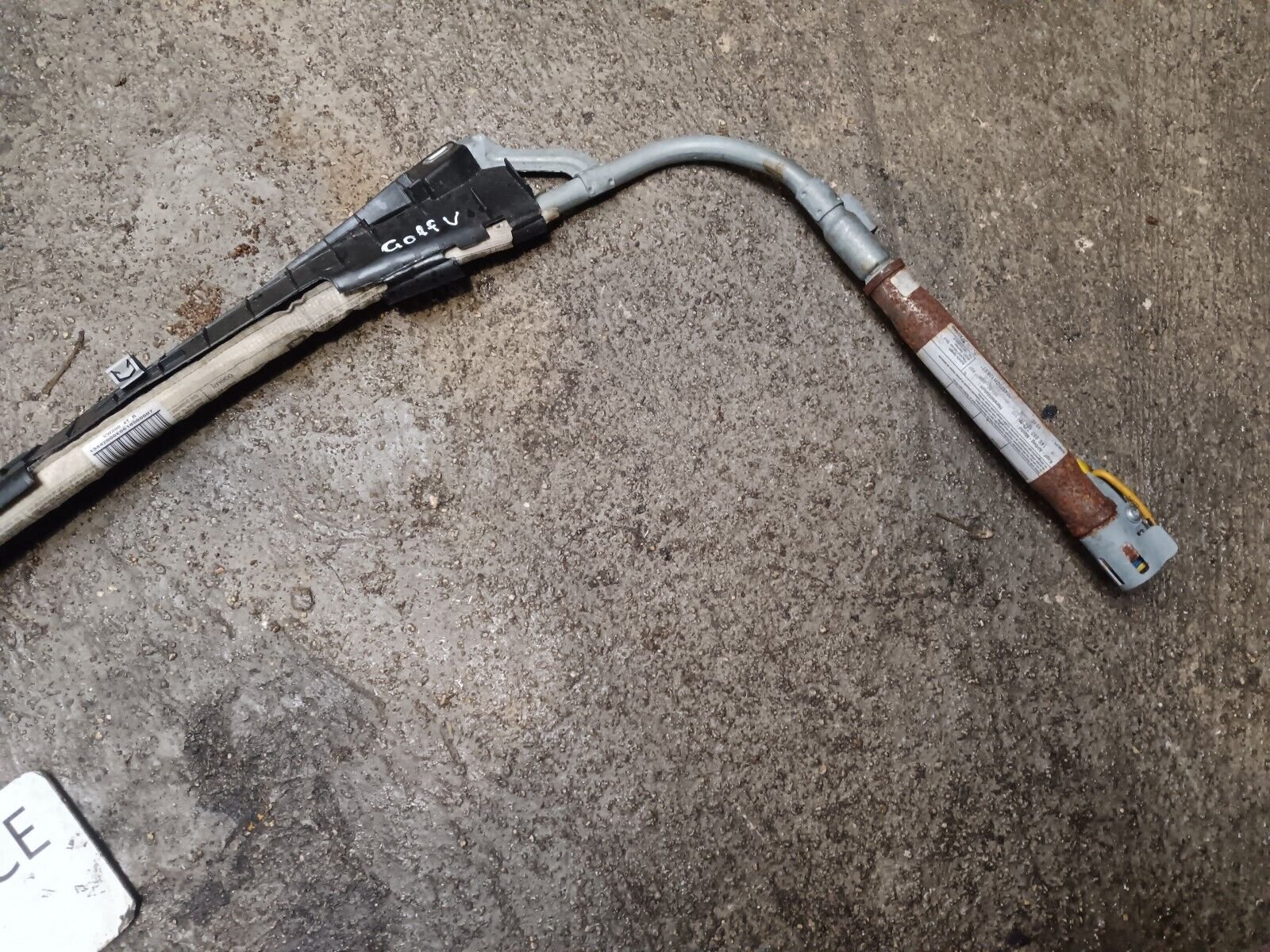 AIRBAG RIDEAU DROIT GOLF V REFERENCE: 1K6880742