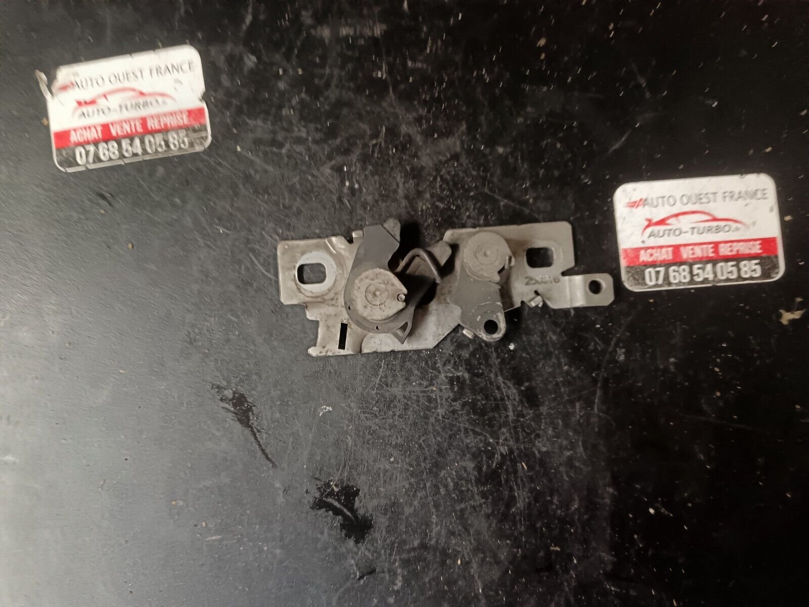 SERRURE DE CAPOT PEUGEOT 308 2 REFERENCE: 9677850980