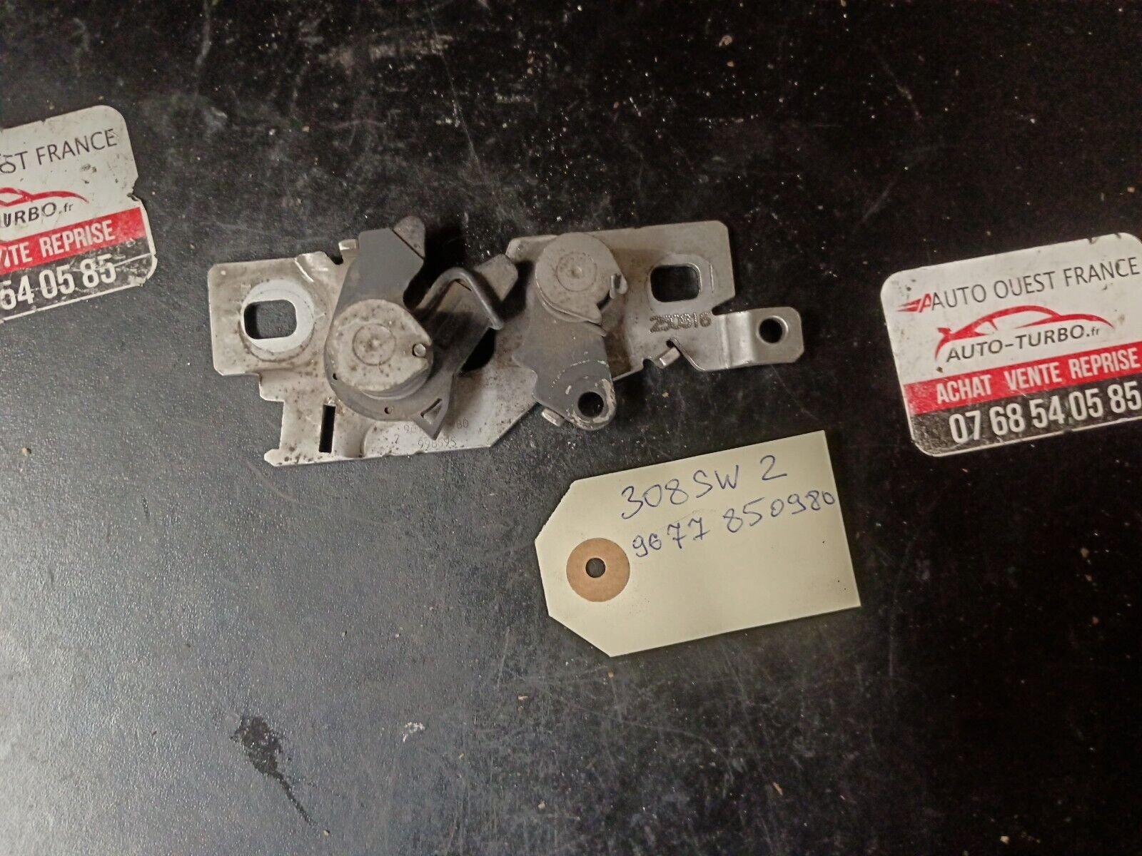 SERRURE DE CAPOT PEUGEOT 308 2 REFERENCE: 9677850980