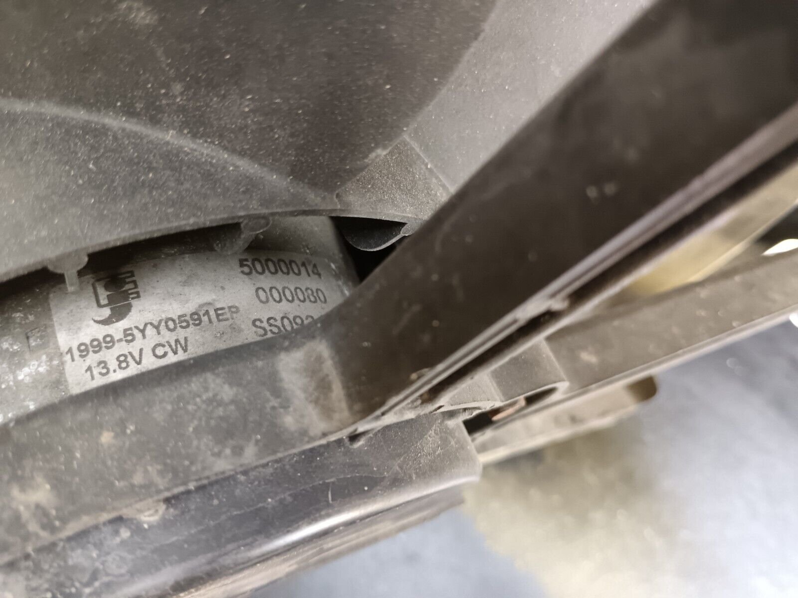 VENTILATEUR MOTEUR PEUGEOT 308II SW REFERENCE: 9806313580