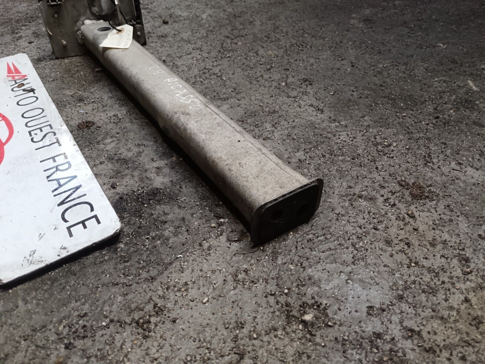 DEMI BERCEAU  CITROEN C4 PICASSO REFERENCE: 61434018