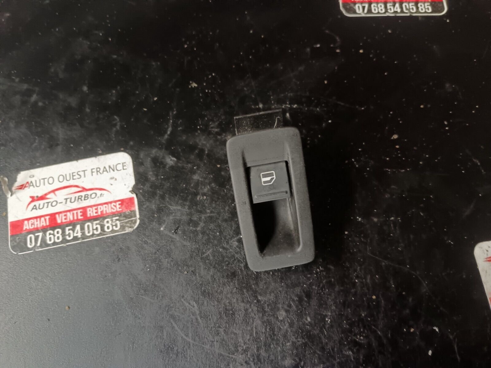 COMMANDE LEVE VITRE VOLKSWAGEN GOLF V REFERENCE 1F0959527