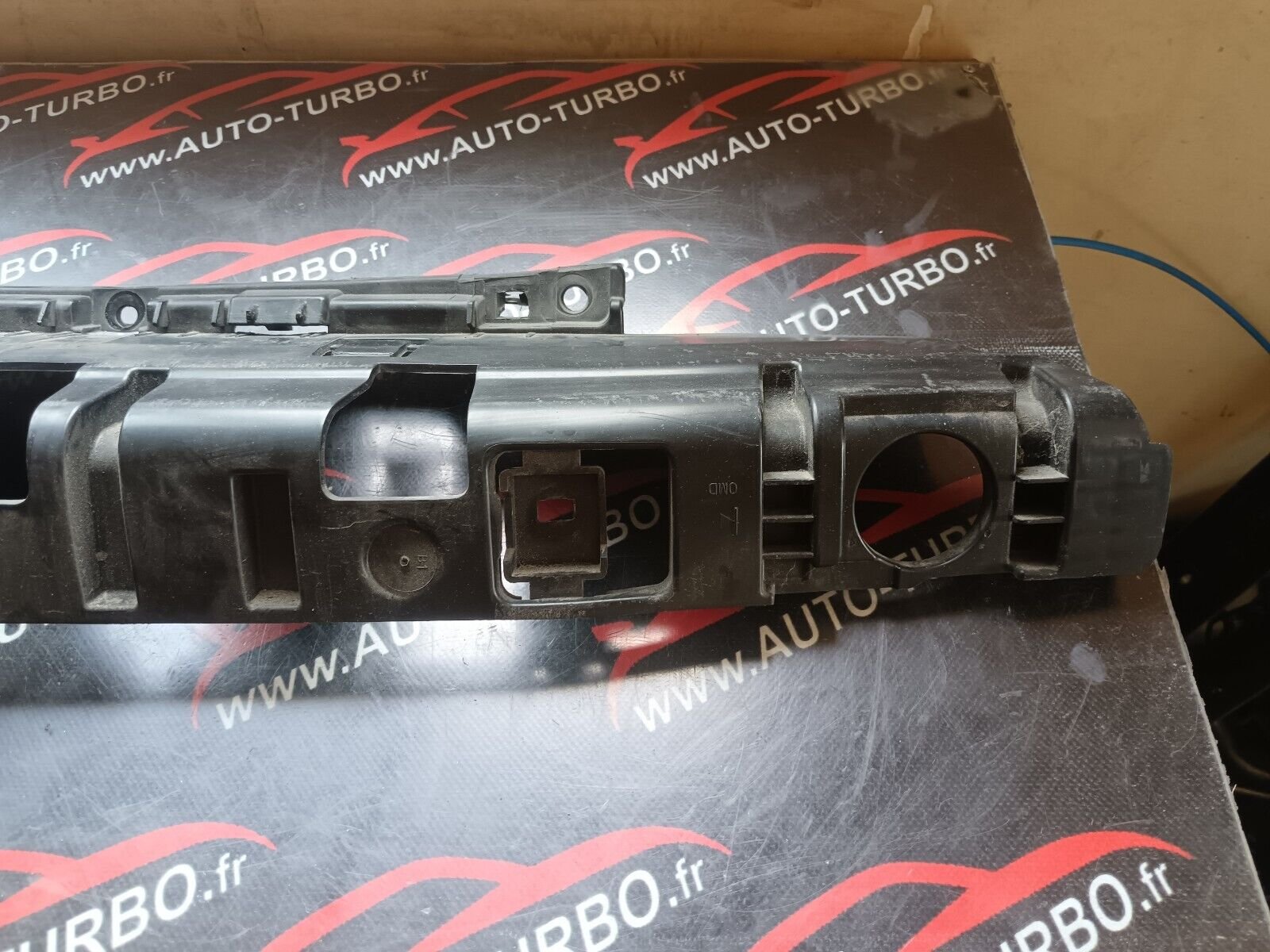 ABSORBEUR DE PARE CHOC ARRIERE PEUGEOT 2008 1.6HDI 110CH REFERENCE: 9678050980