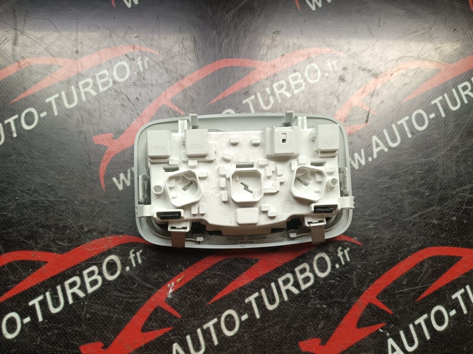 LUMIERE HABITACLE PLAFONNIER PEUGEOT 2008 1.6HDI 110CH REFERENCE: 96781444