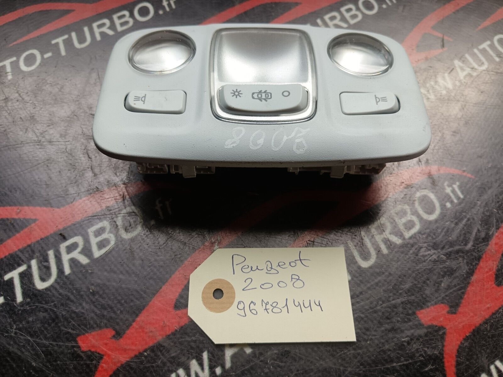 LUMIERE HABITACLE PLAFONNIER PEUGEOT 2008 1.6HDI 110CH REFERENCE: 96781444