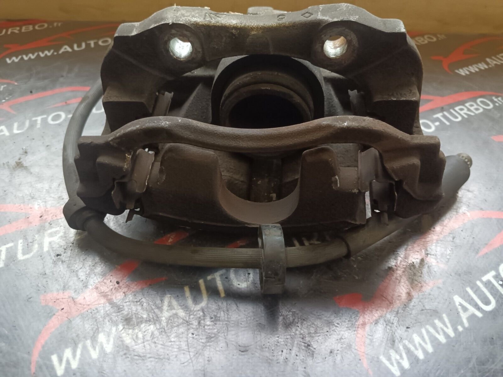 ETRIER AVANT GAUCHE PEUGEOT 2008 1.6HDI 90CH