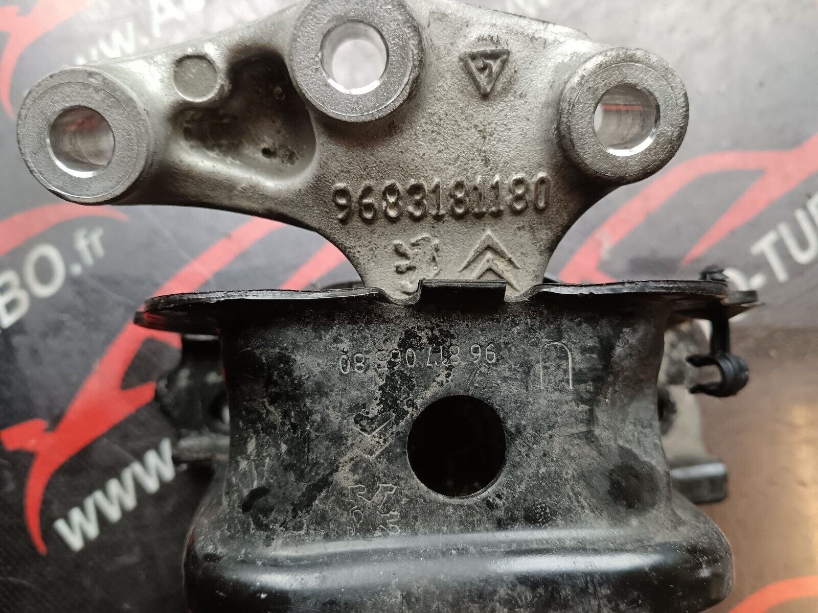 SUPPORT DE MOTEUR PEUGEOT 2008 1.6HDI 110CH REFERENCE: 9683181180