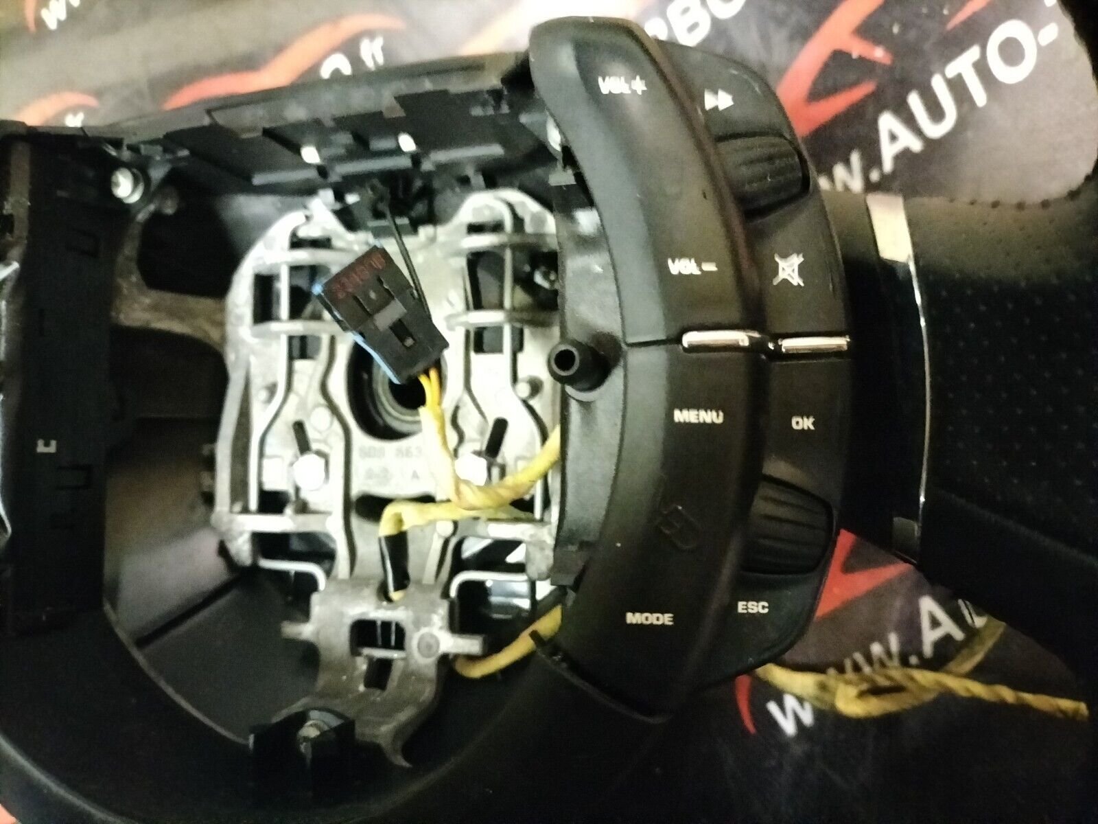 VOANT CUIR  CITROEN C4/C4 PICASSO EXCLUSIVE MULTIFONCTION 6096636