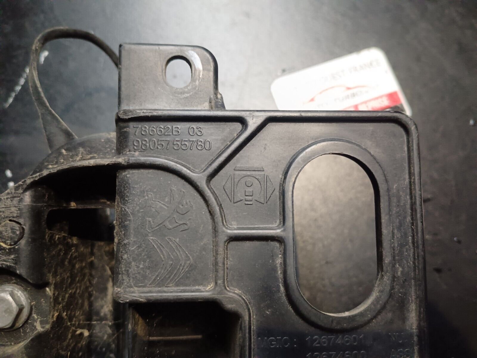 SUPPORT RESERVOIR AD BLUE PEUGEOT 308SW 2 REFERENCE: 9805755780